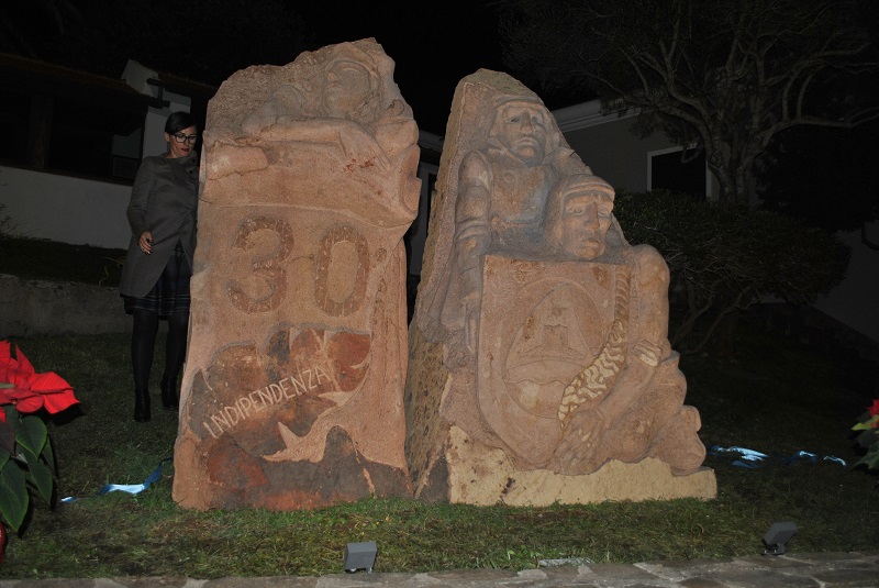 Stintino 30anni_Scultura — COMUNE DI STINTINO «Volontà e impegno hanno reso Stintino autonomo»