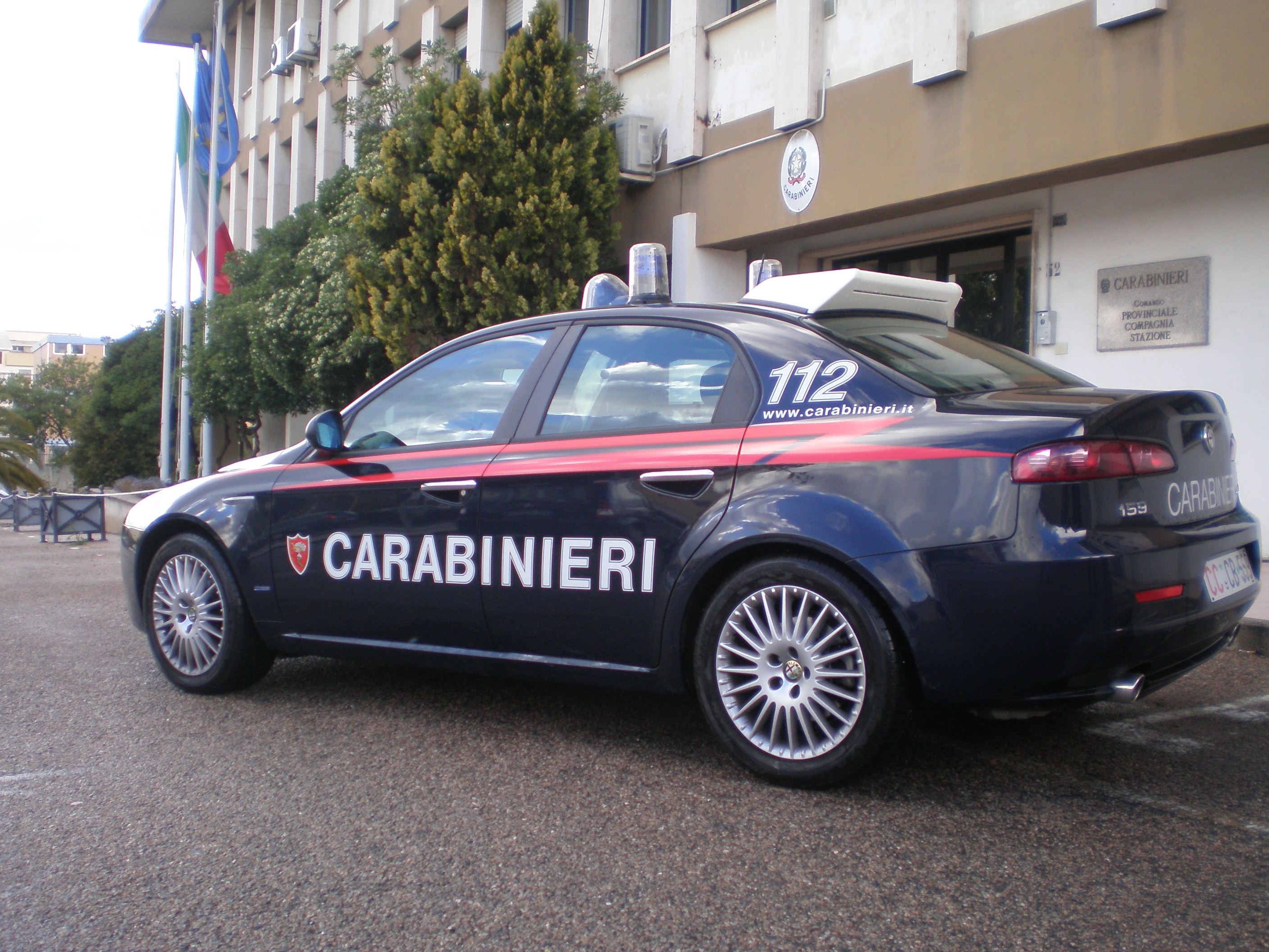 OLYMPUS DIGITAL CAMERA — SASSARI: RAPINA AL NEGOZIO “TOLA”: ARRESTATO L’AUTORE DAI CARABINIERI.