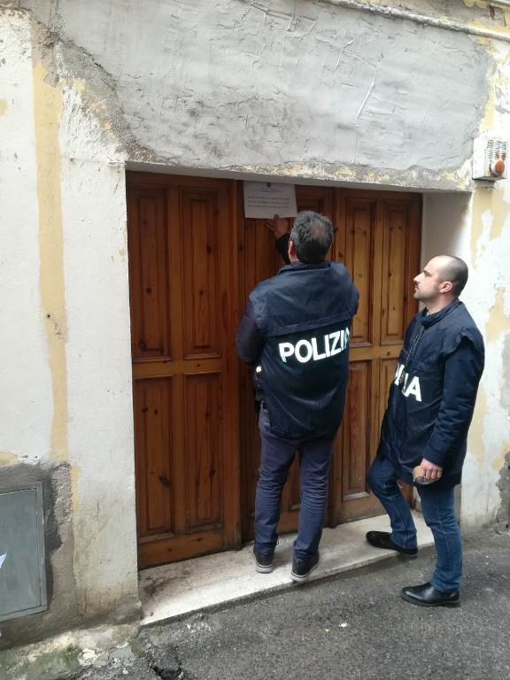 Chiusura locale — Sassari: Polizia di Stato notifica provvedimento ex art. 100 TULPS