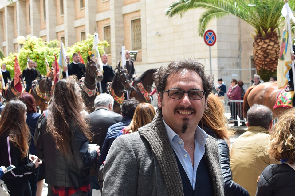 Maurilio Murru candidato sindaco per il Movimento Cinque Stelle — TACCUINO ELETTORALE – 14 giugno: Maurilio Murru e Luigi Di Maio al mercato civico di Sassari e in piazza Azuni