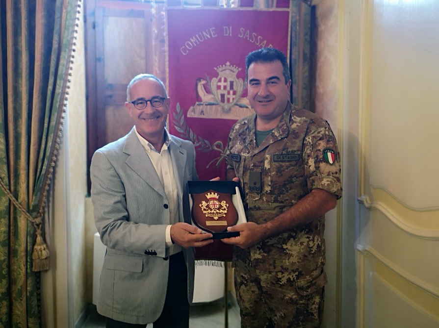 Sindaco Campus – Comandante Di Stasio — Incontro istituzionale tra il sindaco Campus e il comandante della Brigata “Sassari” Di Stasio