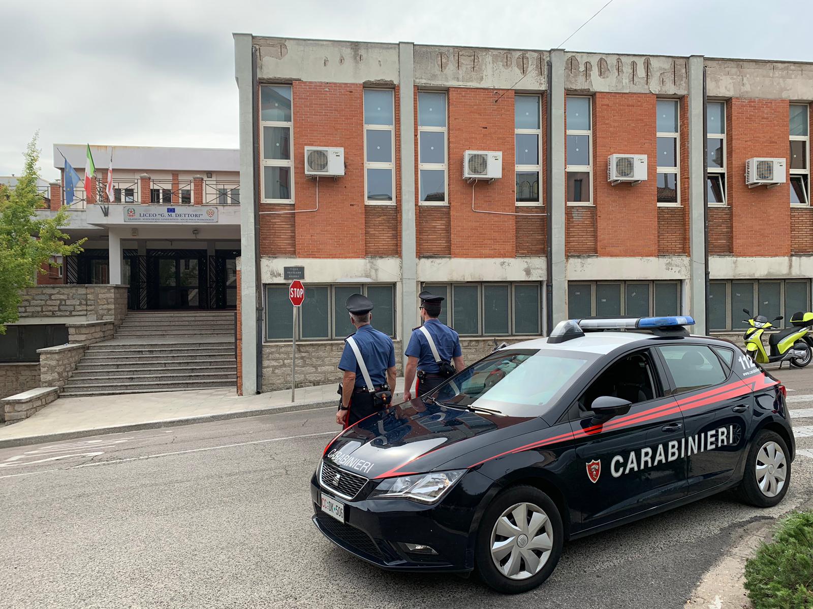 Immagine dell'articolo: TEMPIO PAUSANIA: ​TROVATO CON DROGA NEI PRESSI DI UNA SCUOLA. ARRESTATO DAI CARABINIERI.