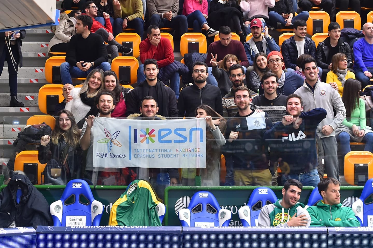 Studenti Erasmus Esn al PalaSerradimigni — Dinamo e Università di Sassari: accordo per gli studenti Erasmus al PalaSerradimigni