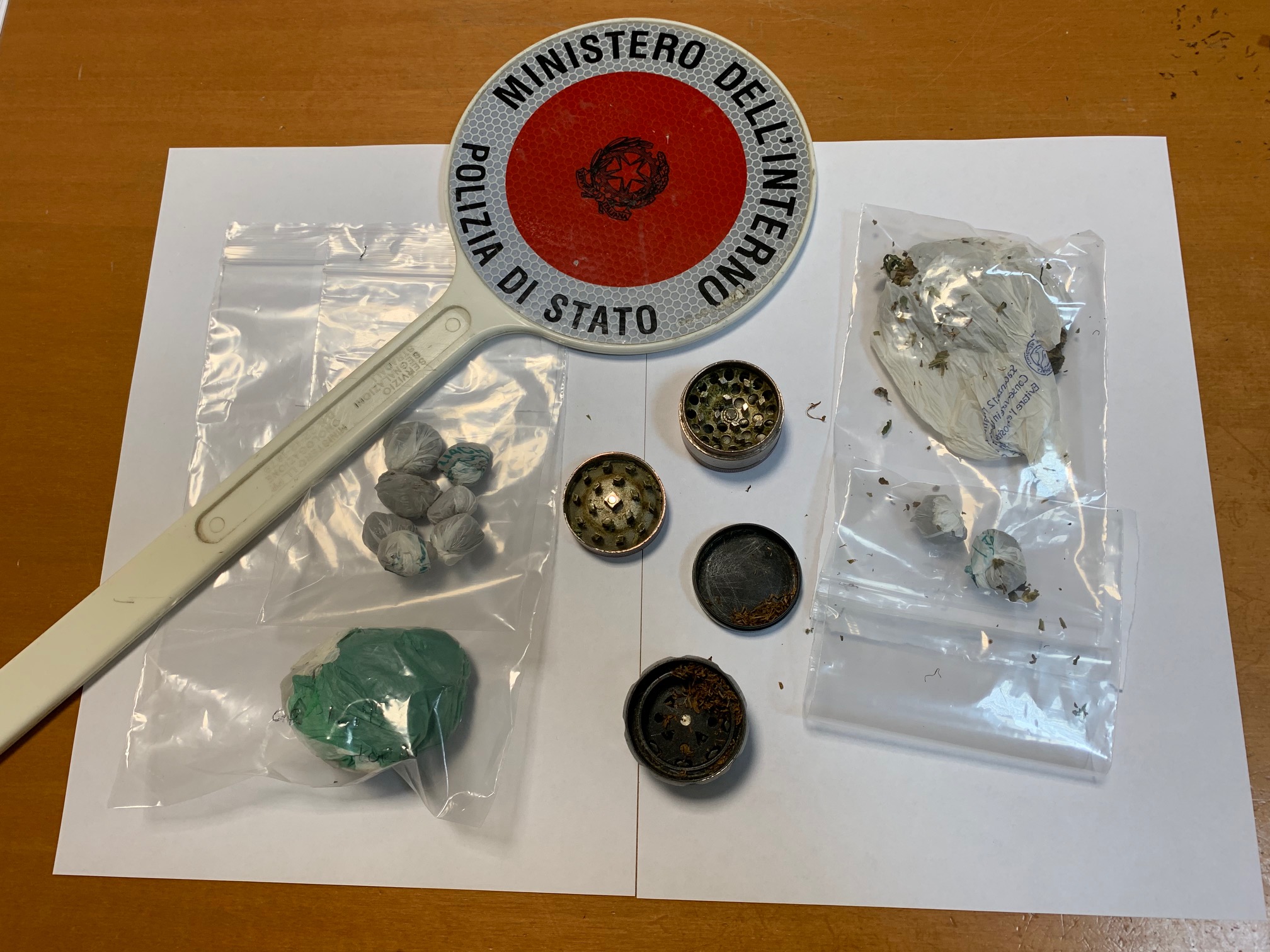 Immagine dell'articolo: Sassari: Denunciati in stato di libertà tre minori per possesso di sostanze stupefacenti.