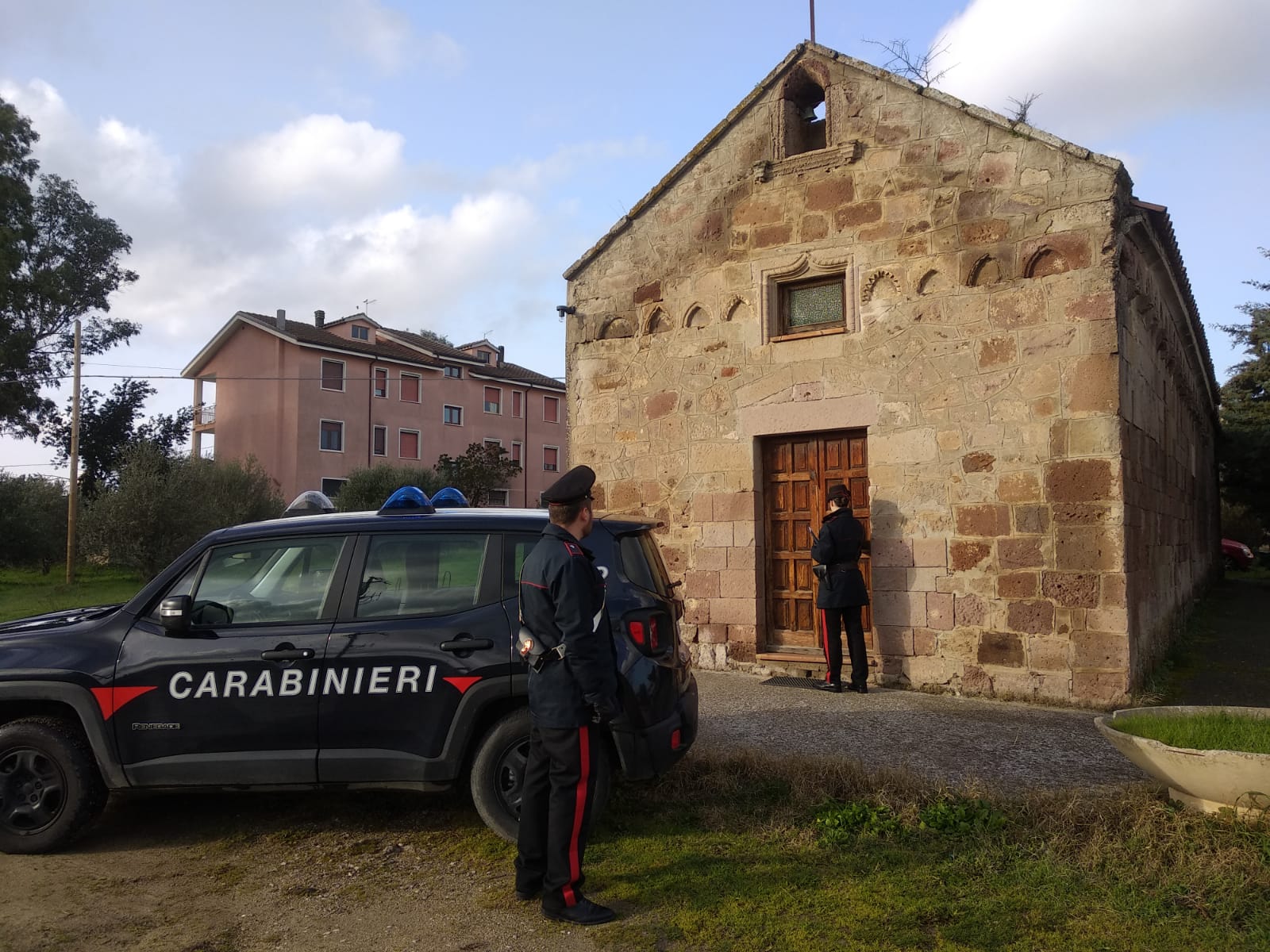 CC ozieri — OZIERI: ​FURTI IN CHIESA E NEI BAR. I CARABINIERI DENUNCIANO RICETTATORE.