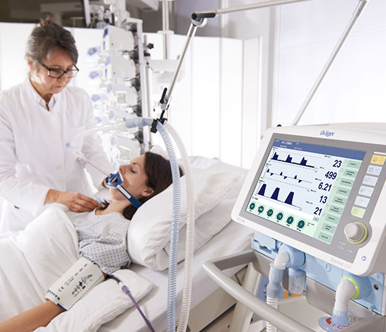 Draeger-Savina-ambientata©Dragerwerk-AG-Co.-KGaA — Emergenza Coronavirus: Confartigianato/ ANCoS dona 20 respiratori pressometrici ai reparti di terapia intensiva degli ospedali italiani