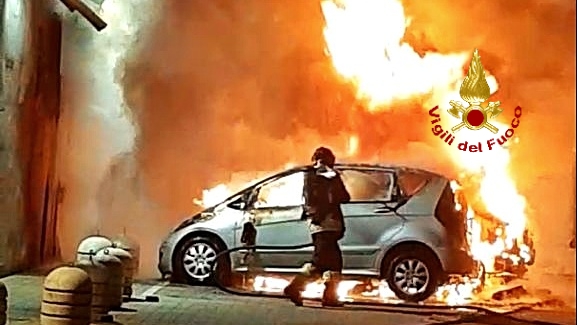 WhatsApp-Image-2020-06-24-at-07.30.44-1 — Olbia, auto in fiamme