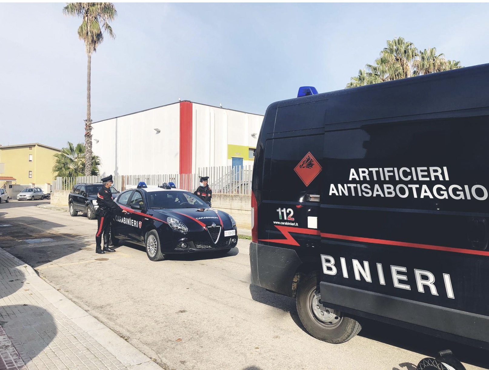 Schermata 2020-11-10 alle 14.41.40 — PAURA AD ALGHERO PER UN TUBO TROVATO SOTTO LA RUOTA DI UN VEICOLO: ERA INOFFENSIVO