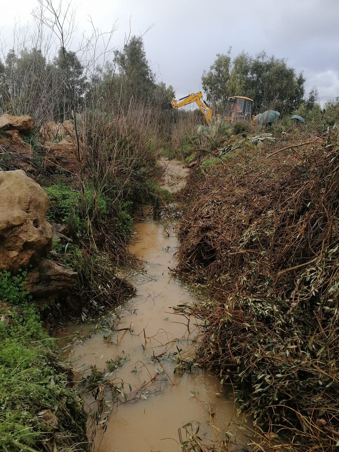 135817259_1752668178234051_2513643391626420849_o — INTERVENTI DELLA PROTEZIONE CIVILE NELL’AGRO A SEGUITO DELLE PIOGGE PER EVITARE DISAGI