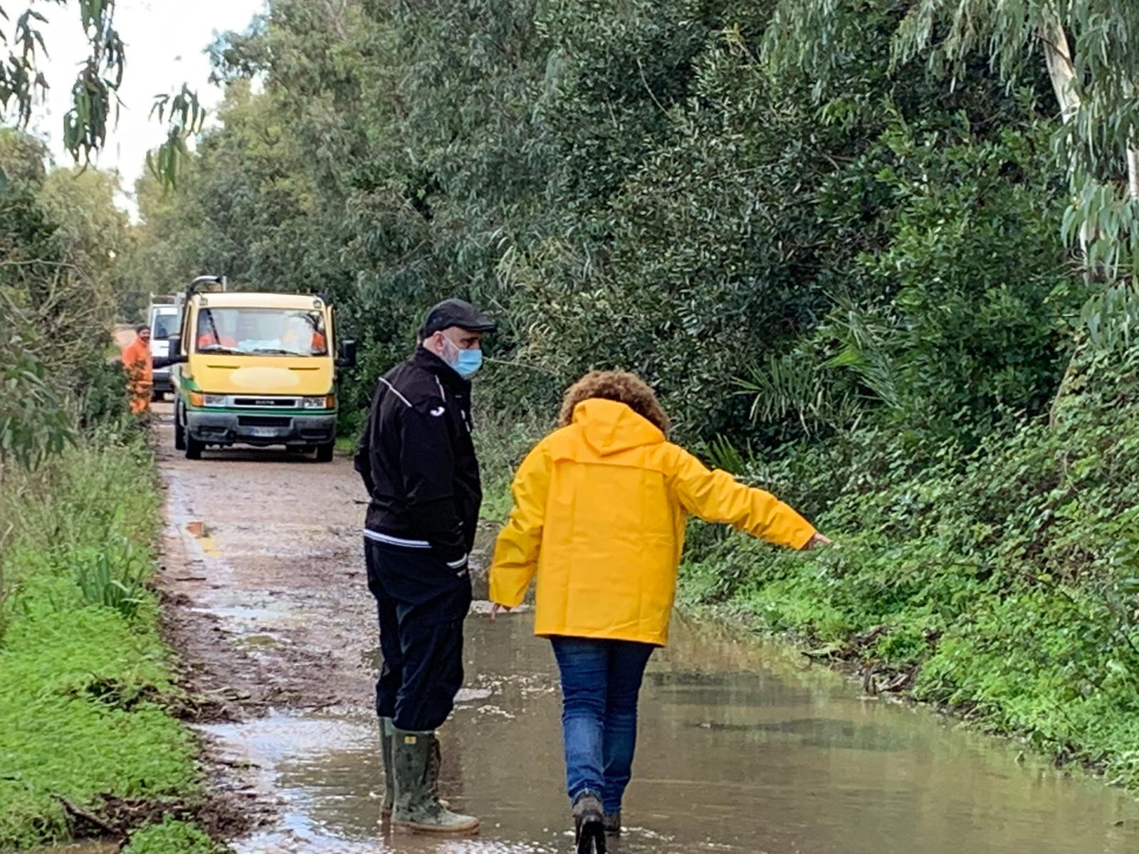 bonifica — ALGHERO . PROTEZIONE CIVILE ALL’OPERA NELL’AREA DI BONIFICA – DANNI INGENTI – SOPRALLUOGO DELL’ASSESSORE ALL’AMBIENTE CON IL PRESIDENTE DELLA COMMISSIONE E IL GENIOCIVILE DI SASSARI