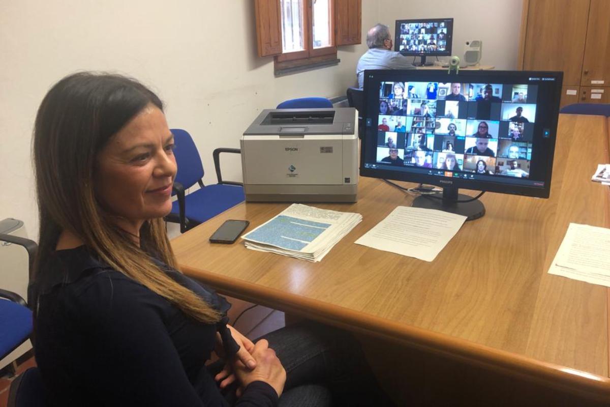 l’assessore zedda durante una videconferenza con le società sportive — Il 28 gennaio assemblea in videoconferenza delle società sportive