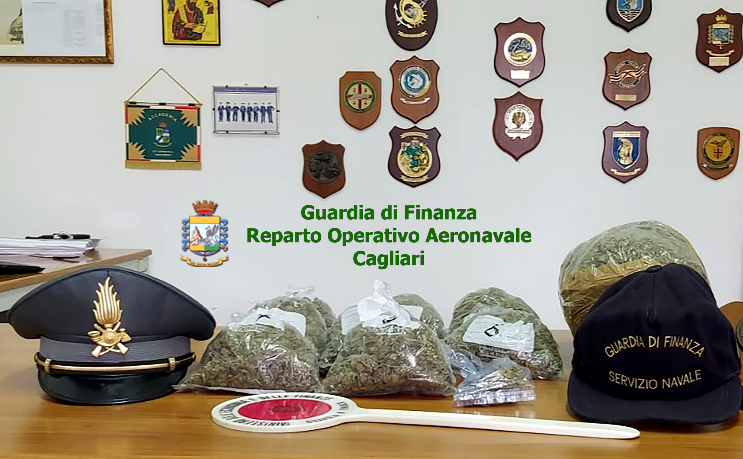 Immagine dell'articolo: GUARDIA DI FINANZA LA MADDALENA: SEQUESTRO DI SOSTANZE STUPEFACENTI AI FINI DI SPACCIO. DENUNCIATO UN 29ENNE.