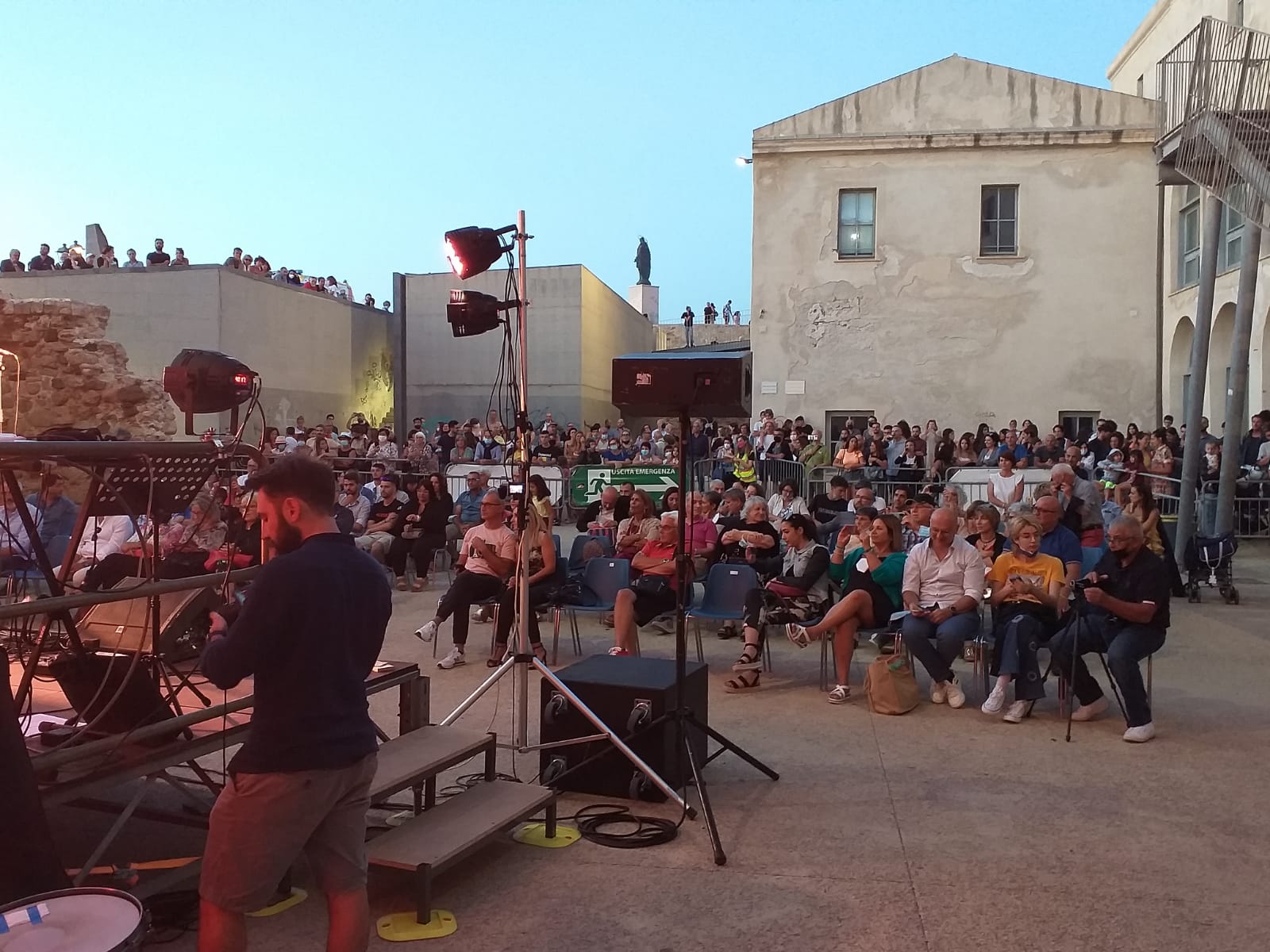 WhatsApp-Image-2021-08-02-at-13.40.51 — Piazza della Juharia, successo per il primo evento della ChitarreriaUn nuovo spazio per gli eventi culturali che arricchisce la stagione