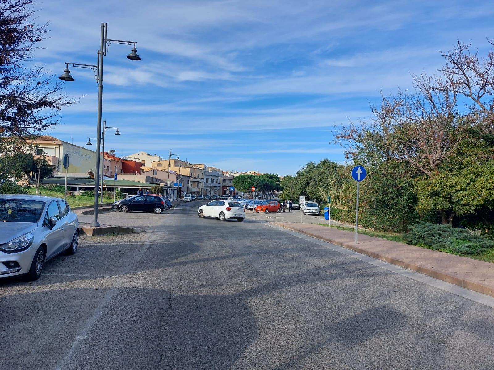 Il-luogo-dove-verra-realizzata-lopera — CASTELSARDO, UN NUOVO E DIGNITOSO INGRESSO DELLA CITTA’. VINTO UN BANDO REGIONALE PER UNA ROTATORIA IN VIA SEDINI.