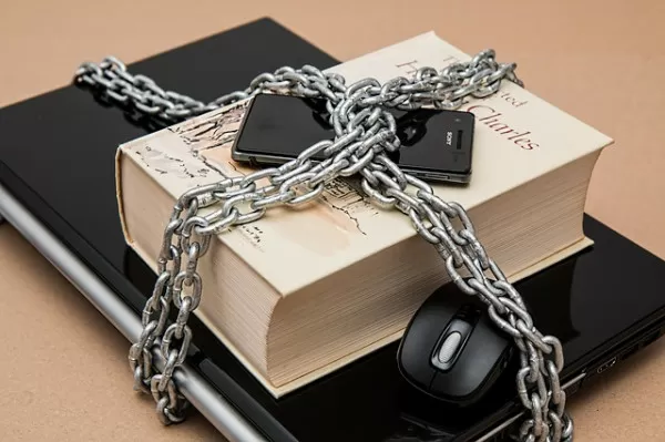 cellulare-computer-sequestro-prova — Solinas indagato per corruzione e traffico di influenze: negato il dissequestro dei cellulari
