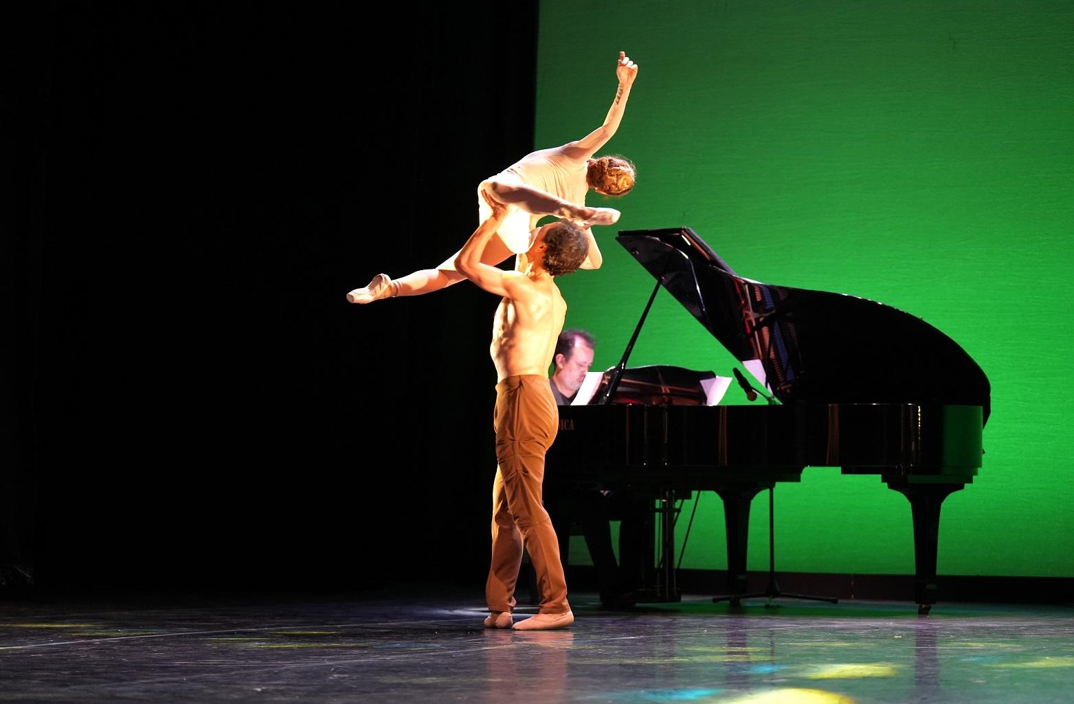 ECHOES 10 — A Sassari bellezza, amore e applausi per la danza di “Echoes of life”