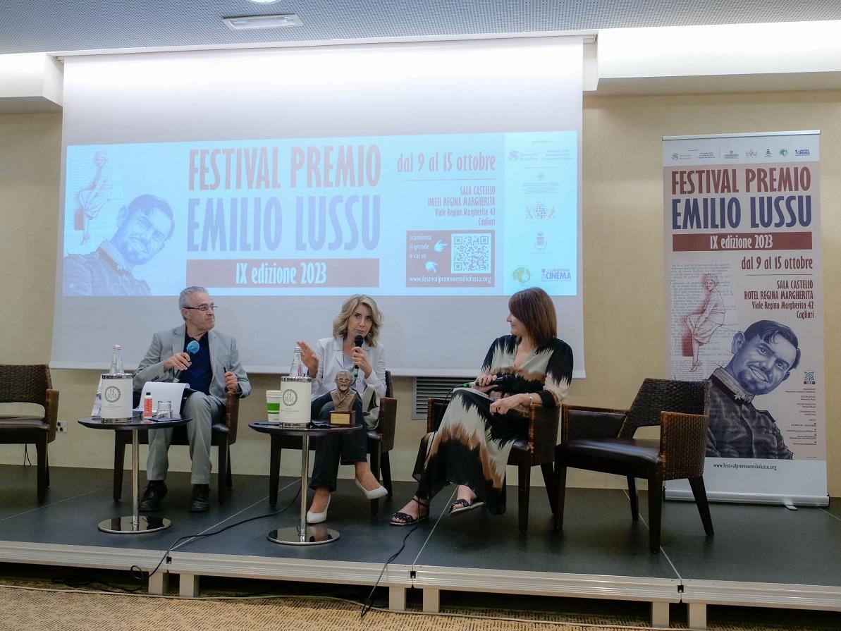 Tiziana Ferrario 3 — Festival Lussu, Tiziana Ferrario saluta il pubblico sardo: “Con l’isola ho un rapporto meraviglioso”