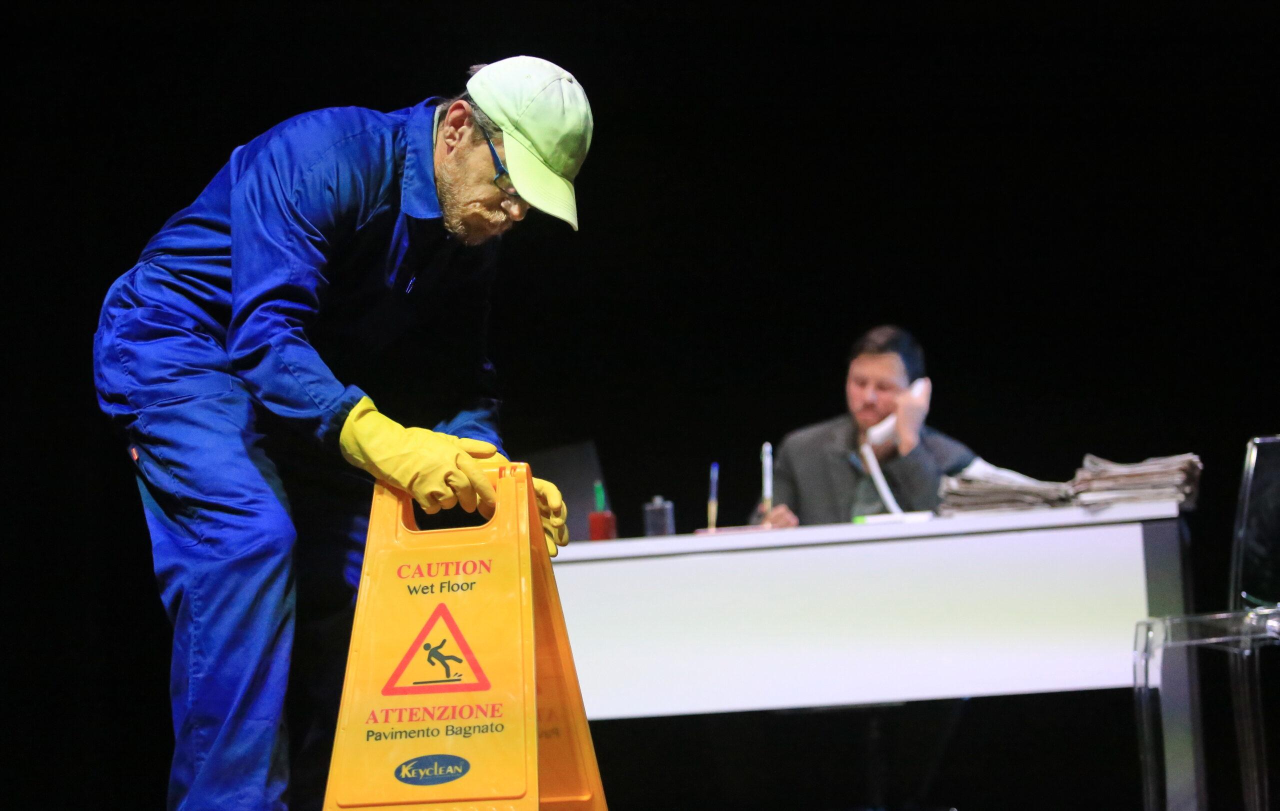 Wet Floor 1 — Wet Floor”, ultimo appuntamento di stagione coi Teatri di Prima Necessità al Civico Teatro di Alghero