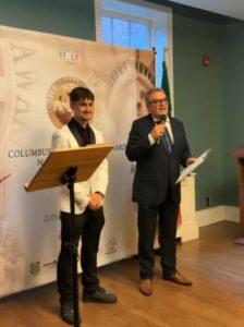 Da Sassari a New York, Mario Donato Vinci fa volare la Sardegna con «Nel blu dipinto di blu»